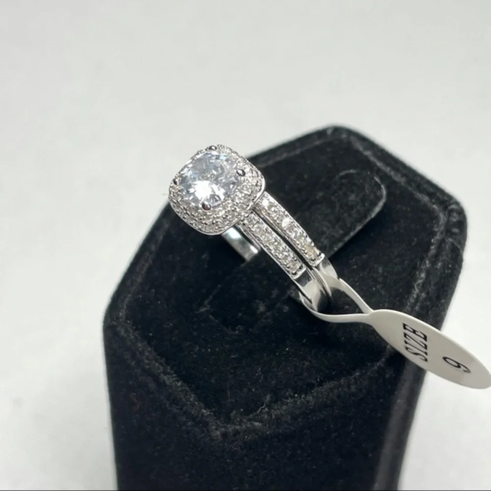 925 Sterling Silver Diamond 2‎ Band Ring Set Sz 9